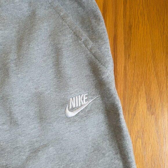 NIKE Boy's Joggers | Large | Grey Sweat Pants Pockets Lounge Sports - Picture 3 of 6